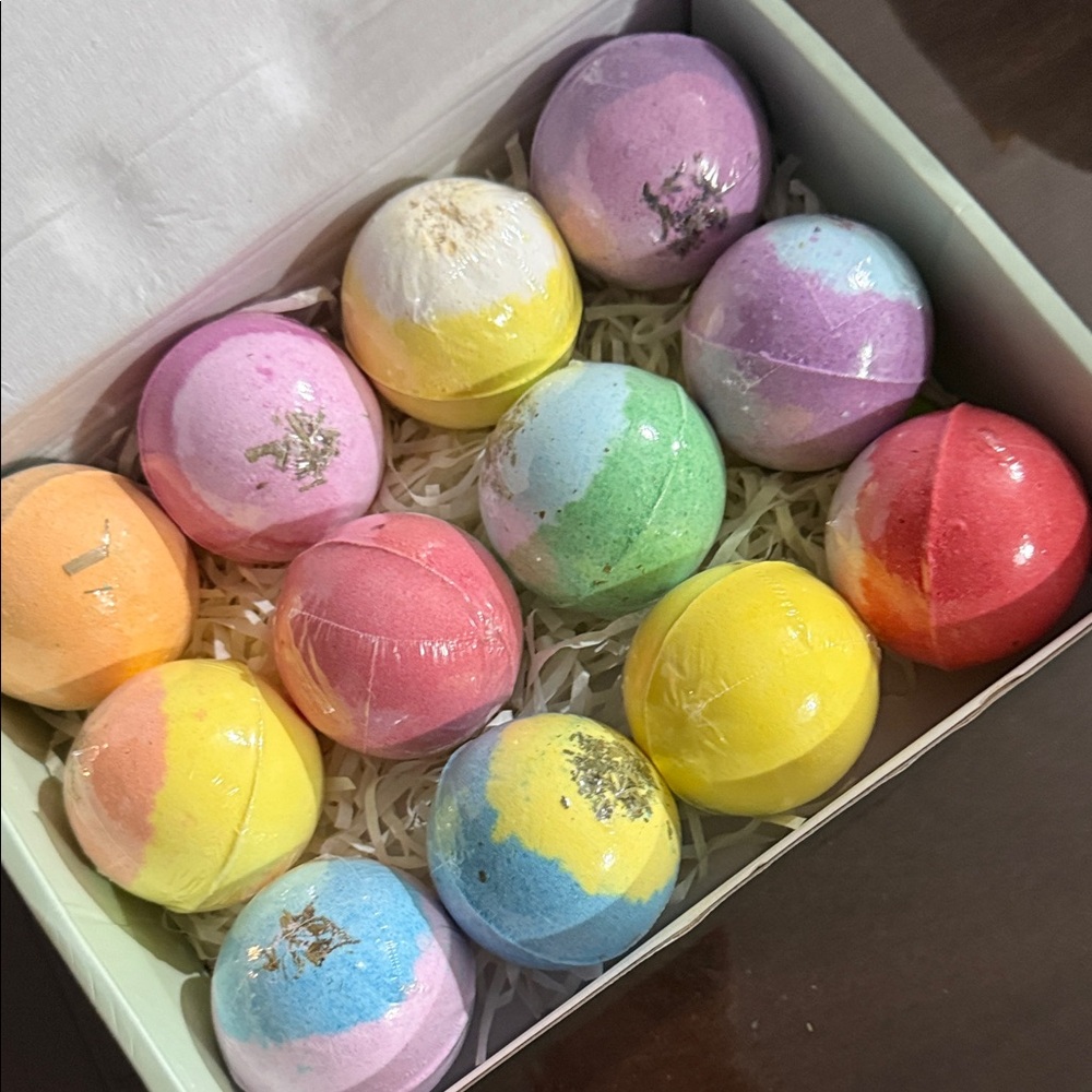 Colorful Bath Bomb Set - Picture 1 of 3